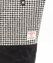 Load image into Gallery viewer, Black and White Houndstooth Zipper Top Tote